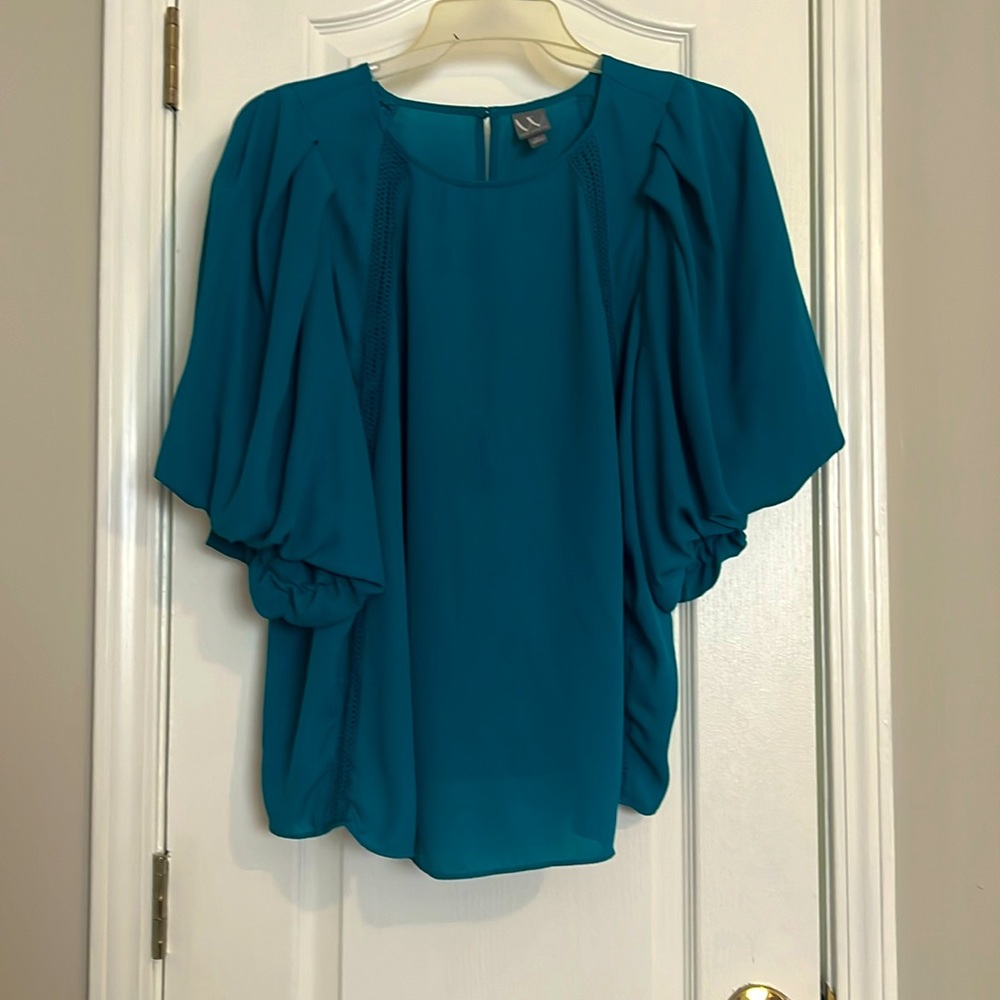 Bubble short sleeve Worthington blouse. Size 3x. Never worn.